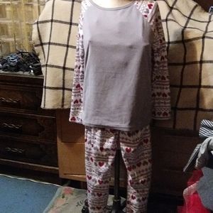 Med. Cozy Corner 2 piece long sleeved pj set.  NWOT.